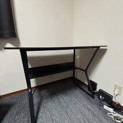 パソコン・ゲーミングデスク&昇降式チェアーの画像