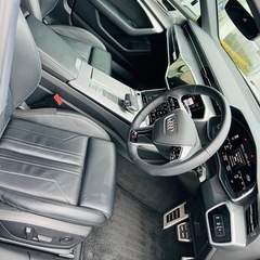 アウディ　A6 セダン　Sラインパッケージ　ディーゼル　 クワトロスポーツ　車体の画像