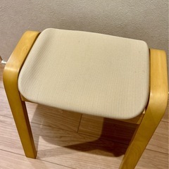 ニトリ　木製スツールの画像