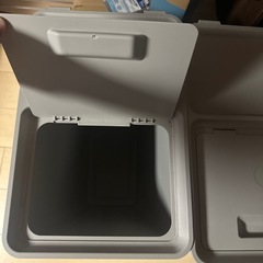 ゴミ箱　2つの画像