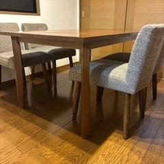 ダイニングテーブル&チェア4脚の画像