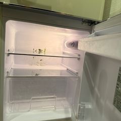 冷蔵庫 小型 一人暮らし おしゃれ 2ドア 81Lレトロ ひとり暮らし 庫内灯付 製氷皿付 ガラス棚 ミニ冷蔵庫 小型冷蔵庫 温度調節 冷凍冷蔵庫の画像