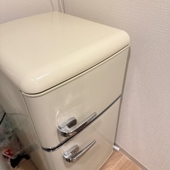 冷蔵庫 小型 一人暮らし おしゃれ 2ドア 81Lレトロ ひとり暮らし 庫内灯付 製氷皿付 ガラス棚 ミニ冷蔵庫 小型冷蔵庫 温度調節 冷凍冷蔵庫の画像