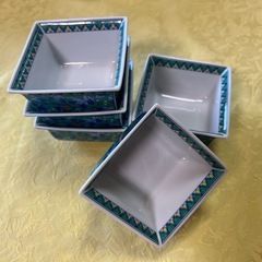 お皿
の画像