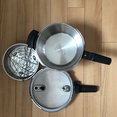 ステンレス圧力鍋と蒸し器セットの画像