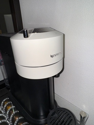 (1年以内)ネスプレッソ コーヒーメーカー ブラック/ホワイト(コーヒーテーブル付き)