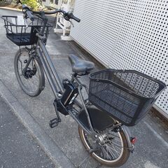 【美品】BRIDGESTONE ブリヂストン 電動アシスト自転車 bikke GRI ビッケ グリ E.XBKダークグレー B300バッテリー 24/20型 新品フロントバスケット チャイルドシート ブリジストンの画像