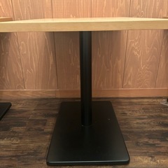 カフェテーブルの画像