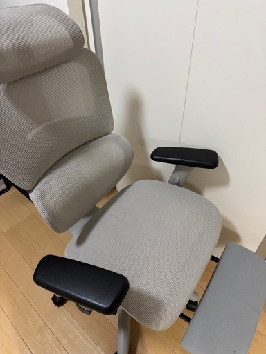 (高級椅子) オフィスチェア グレー(足、背中、首の調節可能)