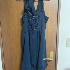 ドレス　紺色（肩出し）の画像