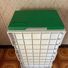 中古収納ボックス　300円均一の画像