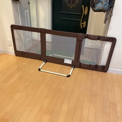 2個あります。日本育児　おくだけとおせんぼ　ベビーゲートの画像
