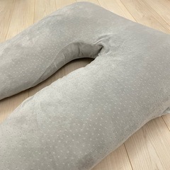 U字型抱き枕の画像
