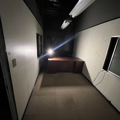 お引き取り限定茨城県筑西市• 長さ5.4M 中古プレハブ　事務所等にの画像
