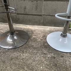 椅子2脚の画像