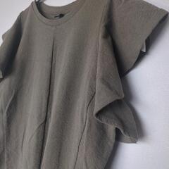 【美品】UNIQLO ラッフルスリーブTシャツ　Mサイズの画像