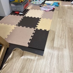 木目調フローリング　マットの画像