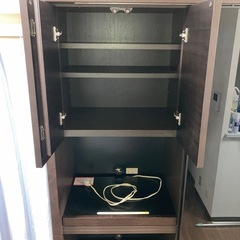 ☆ アクタス　食器棚 キッチンボード ブラックガラス扉付き ☆　の画像