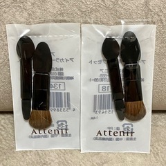 無料★未使用★アイシャドウブラシ、チップ★携帯用リップブラシ★マッサージ用天然石の画像