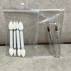 無料★未使用★アイシャドウブラシ、チップ★携帯用リップブラシ★マッサージ用天然石の画像