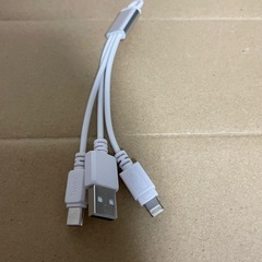 Apple C電源アダプタと多機能USB充電・データ転送ケーブル USBとType-Cケーブル のセットですの画像