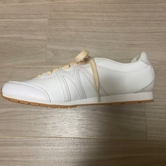 【新品未使用】ミズノ スニーカー MLC-0 ユニセックス 24.5cmの画像