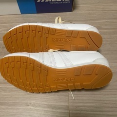 【新品未使用】ミズノ スニーカー MLC-0 ユニセックス 24.5cmの画像