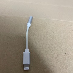 変換アダプタ飛行機ヘッドホンイヤホンとiPhoneイヤホン系とオーディオケーブルとの画像