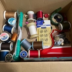 新品　未使用の裁縫　ボタンなど多数の画像