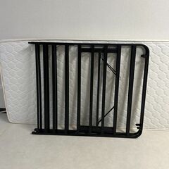 折りたためるパイプベッド セミシングルの画像