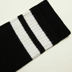 (3967) SkaterSocks (スケーターソックス) ロングソックス 靴下 男女兼用 ソックス チューブソックス Knee high Black tube socks with White stripes style 2 (22インチ) スケボー SK8 SKATEの画像