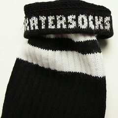 (3967) SkaterSocks (スケーターソックス) ロングソックス 靴下 男女兼用 ソックス チューブソックス Knee high Black tube socks with White stripes style 2 (22インチ) スケボー SK8 SKATEの画像