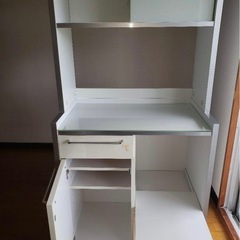 食器棚の画像