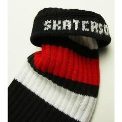 (3968) SkaterSocks (スケーターソックス) ロングソックス 靴下 男女兼用 ソックス チューブソックス Knee high Black tube socks with White-Red stripes style 1 (22インチ) スケボー SK8 Sの画像