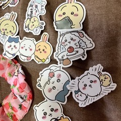 ちいかわシュシュ&防水シールの画像