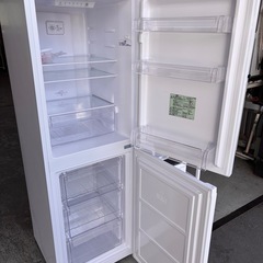 【2024年製ニトリ家電お揃いセット（5点・保管場所小郡）】  洗濯機 NT80J1WH / 冷蔵庫 NR-230F WH / 電子レンジ MM720CUKN4 / トースター / キッチンラック 🚚【配達可能・1年保証付き】の画像