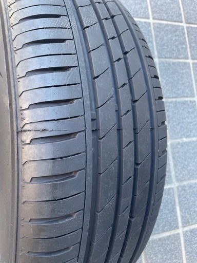 メルセデスベンツ B180 タイヤ、アルミホイール
