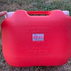 灯油ポリタンク　１０Ｌの画像