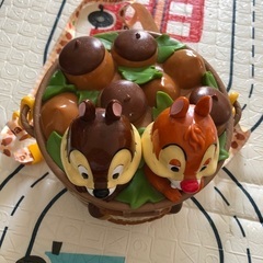 チップとデールのバスケット型キャラクターグッズ。の画像
