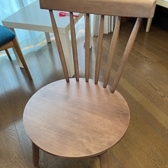ニトリ　テーブルとイス　の画像