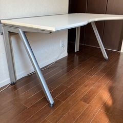 オカムラ　オフィスデスクの画像