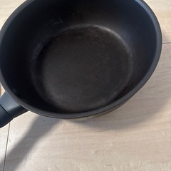 フライパンと蓋のセットの画像