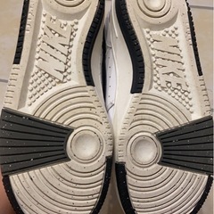 NIKE ガンマ 22.5cmの画像