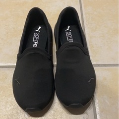PUMA スニーカー23.5cmの画像