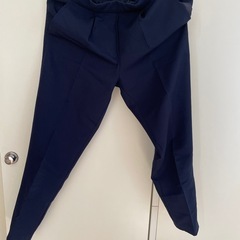 ネイビー　レディース　パンツ　きれいめ ストレッチ 美脚 タック テーパードパンツの画像
