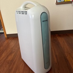 アイリスオーヤマの「衣類乾燥除湿機 IJD-H20-A」の画像