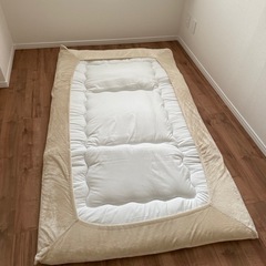 【未使用】セミダブル敷布団 ニトリ カバー付き  保護ビニール付きの画像