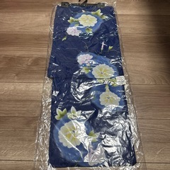 新品タグ付き　紺色×花柄　浴衣　綿100%の画像