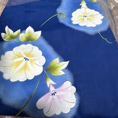新品タグ付き　紺色×花柄　浴衣　綿100%の画像