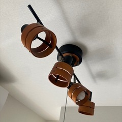 4灯シーリングライトの画像